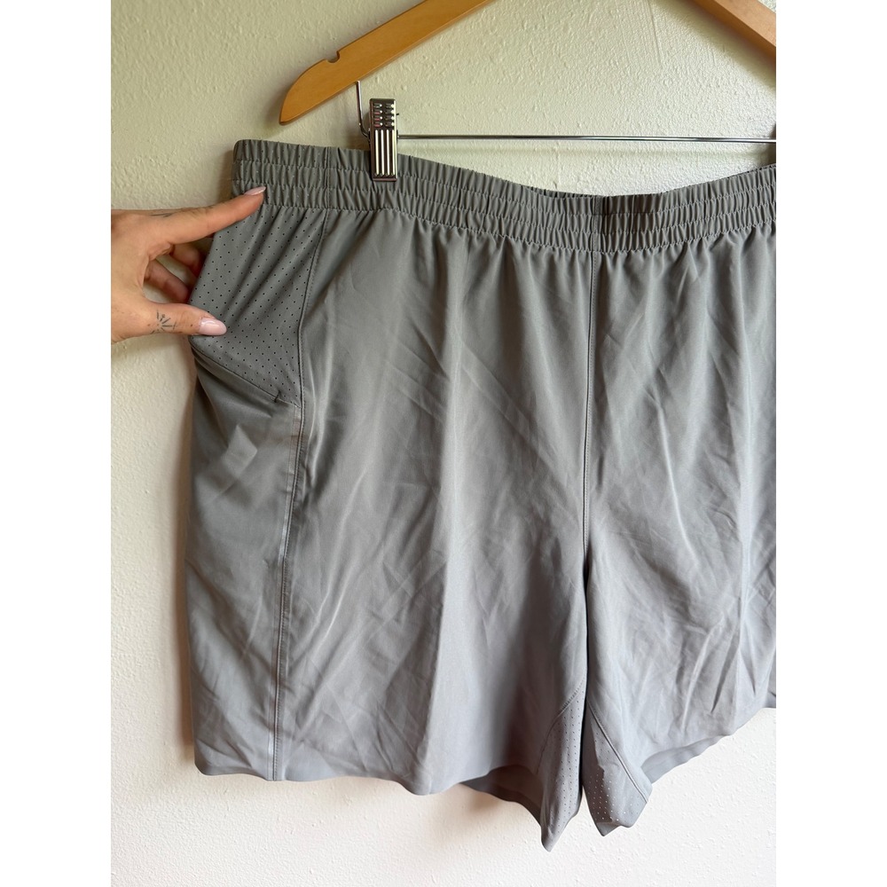VRST Mens 7" Run Shorts Silver Shadow Grey 2XL NWT Reflective Mesh Lining - Picture 3 of 8